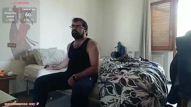 Snapshot of Attila985 chatting on April 2026 12:32:02 PM Attila985 online show from April 2026 12:32:02 PM