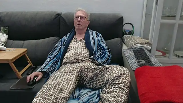 Nudelschwanz online show from February 2026 10:32:02 PM