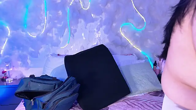 Snapshot of emmajohnss chatting on February 2026 03:40:01 AM emmajohnss online show from February 2026 03:40:01 AM