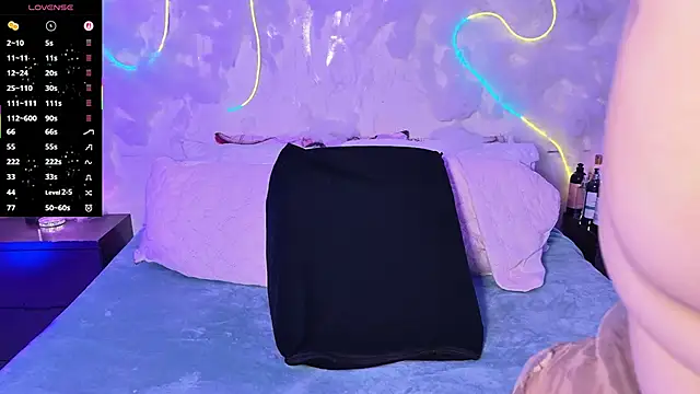 Snapshot of emmajohnss chatting on February 2026 04:00:01 AM emmajohnss online show from February 2026 04:00:01 AM