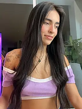 Snapshot of DaphneUwu chatting on July 2026 01:10:02 AM DaphneUwu online show from July 2026 01:10:02 AM