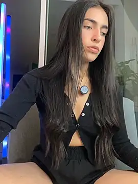 Snapshot of DaphneUwu chatting on July 2026 01:30:02 AM DaphneUwu online show from July 2026 01:30:02 AM