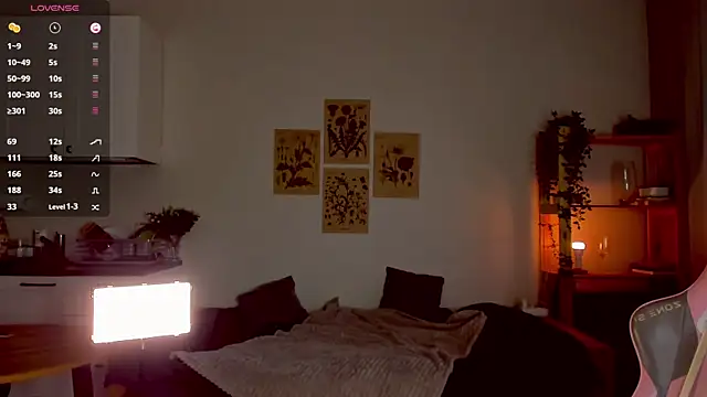 Sofy Benson online show from October 2025 12:44:02 PM