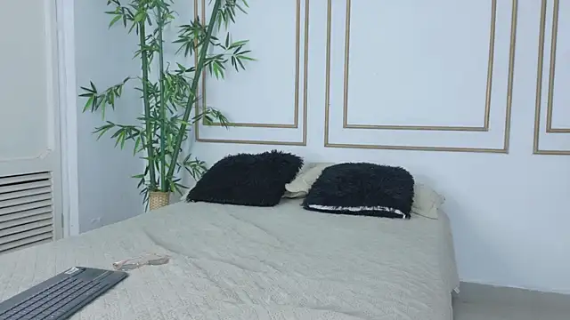 kristyl paez online show from November 2025 07:35:01 PM