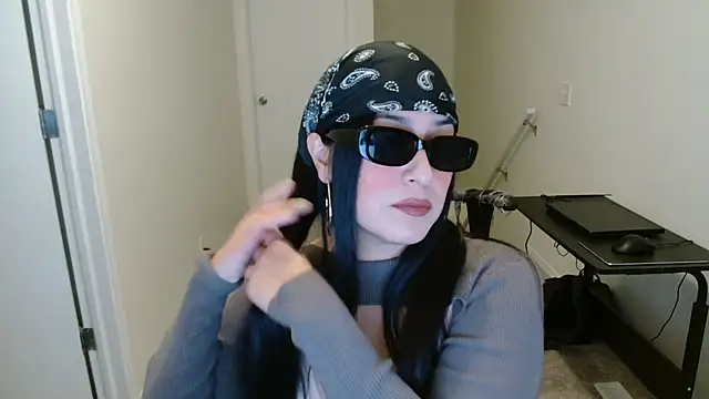 Sassy Latina online show from November 2025 01:59:02 AM