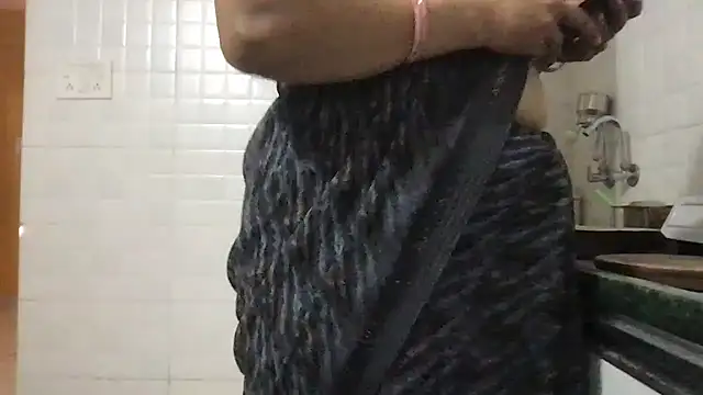 Riyasingh9 online show from January 2025 04:03:01 AM