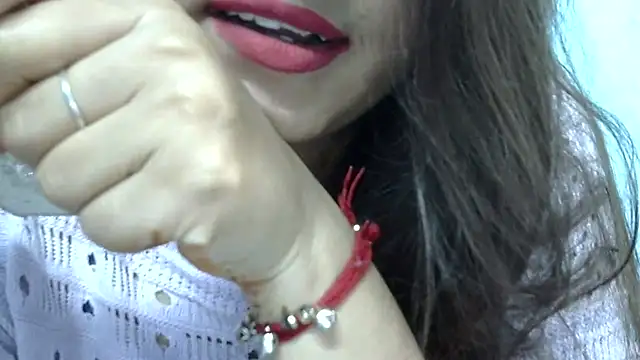 Snapshot of lovelydesi21 chatting on December 2025 09:14:01 AM lovelydesi21 online show from December 2025 09:14:01 AM