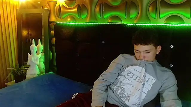 Snapshot of cruz_dante chatting on March 2026 07:17:01 PM cruz dante online show from March 2026 07:17:01 PM