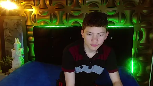 Snapshot of cruz_dante chatting on March 2026 07:18:02 PM cruz dante online show from March 2026 07:18:02 PM