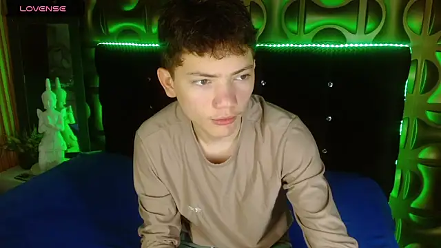 Snapshot of cruz_dante chatting on March 2026 07:24:02 PM cruz dante online show from March 2026 07:24:02 PM