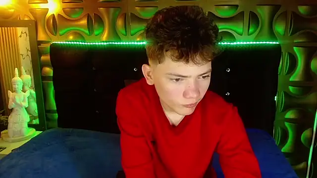 Snapshot of cruz_dante chatting on April 2026 07:07:01 PM cruz dante online show from April 2026 07:07:01 PM