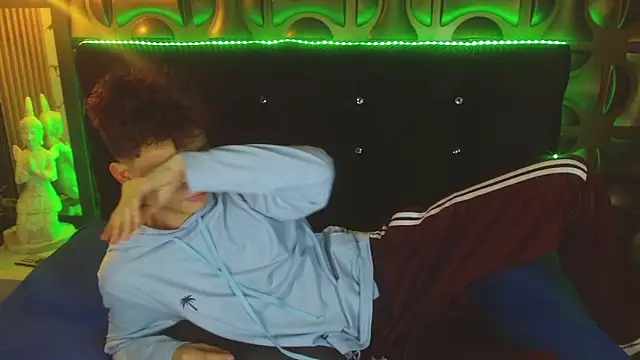 Snapshot of cruz_dante chatting on April 2026 07:58:02 PM cruz dante online show from April 2026 07:58:02 PM