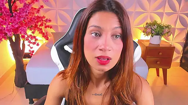 Snapshot of cora_22 chatting on December 2024 12:27:01 PM cora 22 online show from December 2024 12:27:01 PM