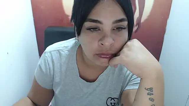 Snapshot of Laura_hottt chatting on February 2026 02:05:01 PM Laura hottt online show from February 2026 02:05:01 PM
