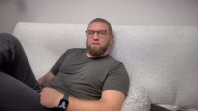 Snapshot of Bear_bear_ chatting on December 2024 07:03:02 PM Bear bear online show from December 2024 07:03:02 PM