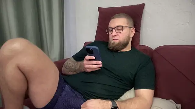 Snapshot of Bear_bear_ chatting on February 2025 01:11:02 PM Bear bear online show from February 2025 01:11:02 PM