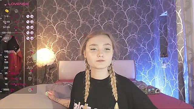 MiaMiaMeow online show from February 2026 11:31:01 AM