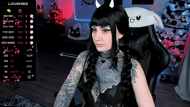 Snapshot of RachelQueen_ chatting on February 2025 06:17:01 PM RachelQueen online show from February 2025 06:17:01 PM