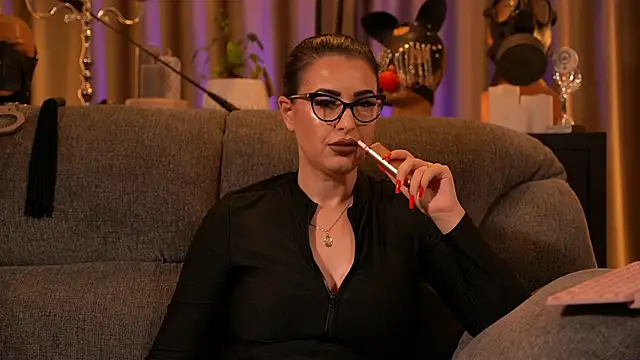 kelly kent online show from November 2025 01:33:02 AM