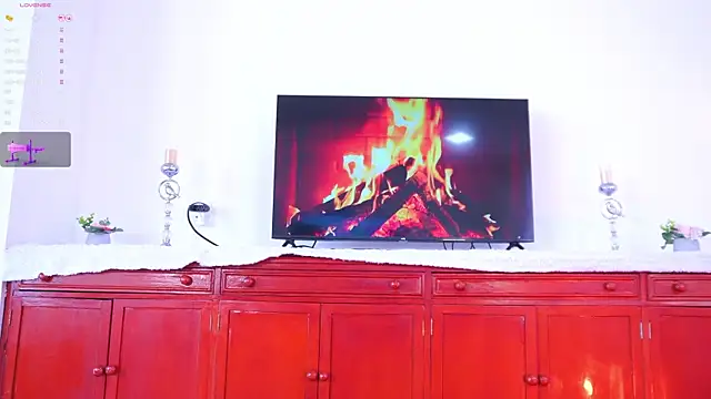 lara giraldo online show from September 2025 05:29:02 PM