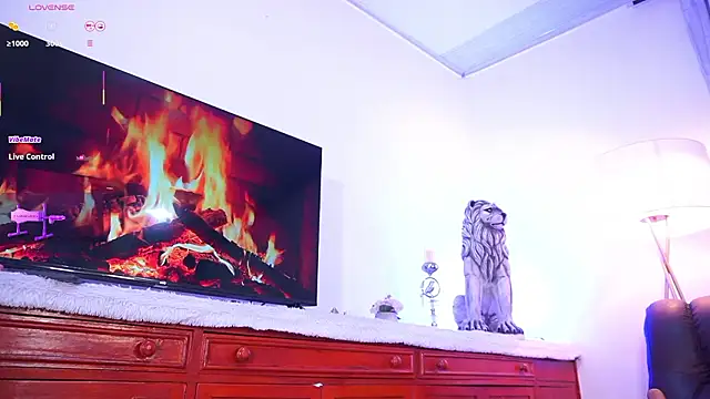 lara giraldo online show from February 2026 11:42:02 PM