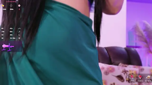 lara giraldo online show from April 2026 12:22:02 AM