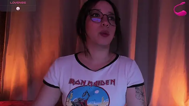 Snapshot of Apartment28 chatting on May 2026 04:54:02 AM Apartment28 online show from May 2026 04:54:02 AM