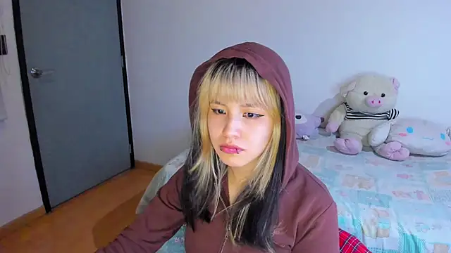 Snapshot of Akane-Mou chatting on December 2024 04:25:02 AM Akane-Mou online show from December 2024 04:25:02 AM