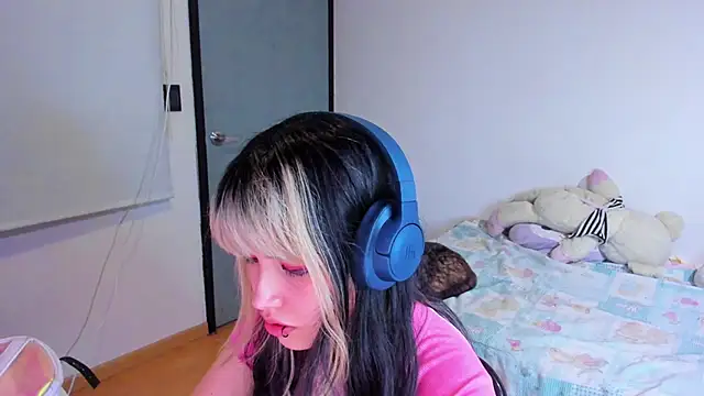 Snapshot of Akane-Mou chatting on December 2024 07:07:01 AM Akane-Mou online show from December 2024 07:07:01 AM