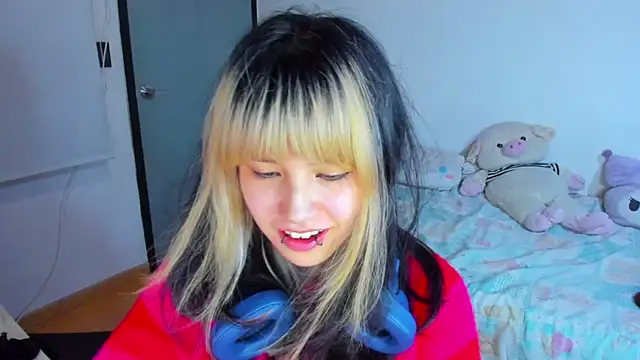 Snapshot of Akane-Mou chatting on December 2024 04:00:02 AM Akane-Mou online show from December 2024 04:00:02 AM