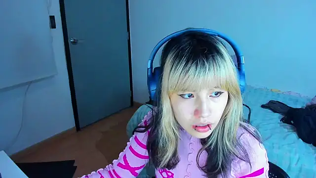 Snapshot of Akane-Mou chatting on December 2024 05:42:01 AM Akane-Mou online show from December 2024 05:42:01 AM