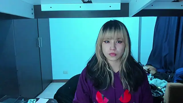 Snapshot of Akane-Mou chatting on January 2025 06:31:02 AM Akane-Mou online show from January 2025 06:31:02 AM