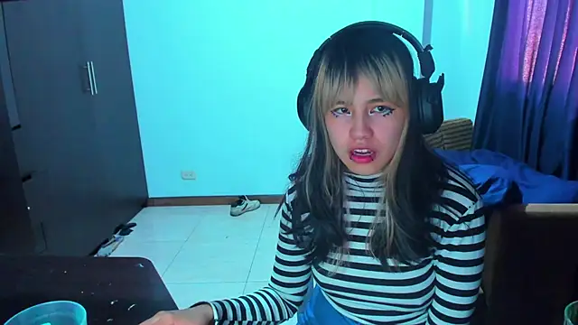 Snapshot of Akane-Mou chatting on January 2025 02:38:02 PM Akane-Mou online show from January 2025 02:38:02 PM