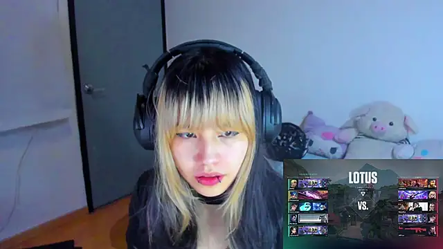 Snapshot of Akane-Mou chatting on January 2025 08:30:02 AM Akane-Mou online show from January 2025 08:30:02 AM