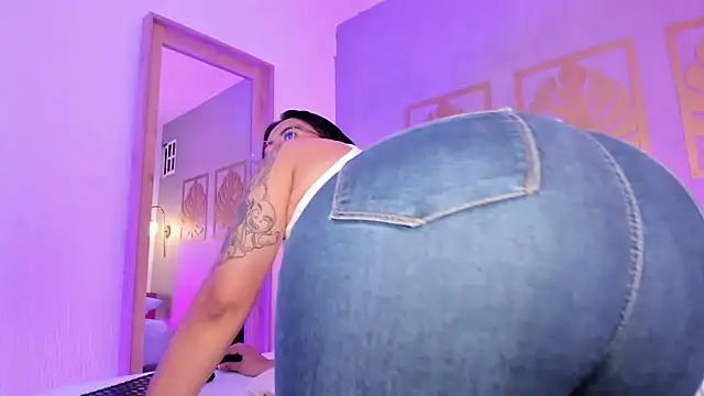 Snapshot of majo_rose chatting on December 2025 07:34:02 PM majo rose online show from December 2025 07:34:02 PM