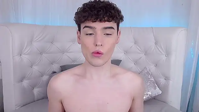 RobbyCharming online show from November 2025 04:01:01 AM