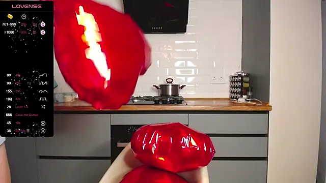 Snapshot of BubbbleGumm chatting on February 2025 03:38:01 PM BubbbleGumm online show from February 2025 03:38:01 PM