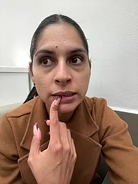 charlotte stevenss  online show from March 2025 06:41:02 PM