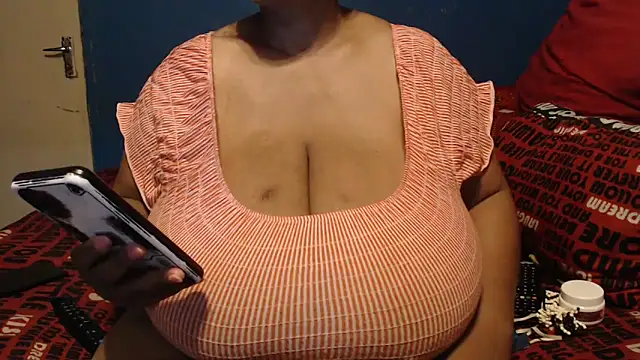 CUTEFIRMMELONSS online show from October 2025 09:04:02 PM