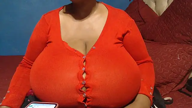 Snapshot of CUTEFIRMMELONSS chatting on May 2026 04:47:02 PM CUTEFIRMMELONSS online show from May 2026 04:47:02 PM