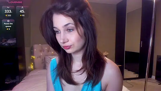 Snapshot of Carina_E chatting on February 2026 10:08:01 AM Carina E online show from February 2026 10:08:01 AM