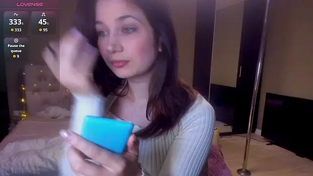 Snapshot of Carina_E chatting on February 2026 06:43:02 AM Carina E online show from February 2026 06:43:02 AM