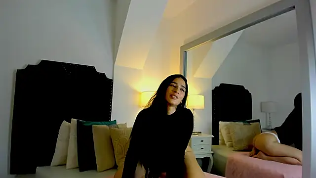 Snapshot of Valentina_Ross_ chatting on May 2026 01:21:02 AM Valentina Ross online show from May 2026 01:21:02 AM