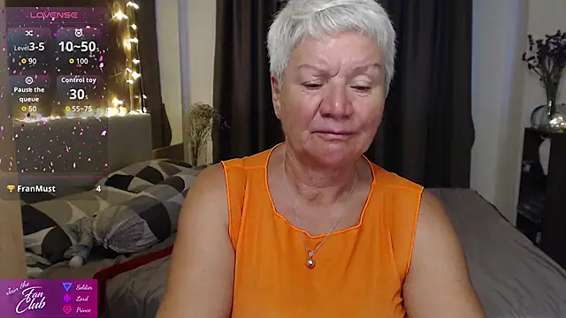 Snapshot of roxana_brooks chatting on May 2026 11:39:01 AM roxana brooks online show from May 2026 11:39:01 AM
