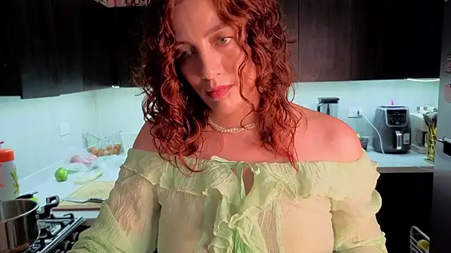 Snapshot of Mala_Bad chatting on May 2026 02:44:02 PM Mala Bad online show from May 2026 02:44:02 PM