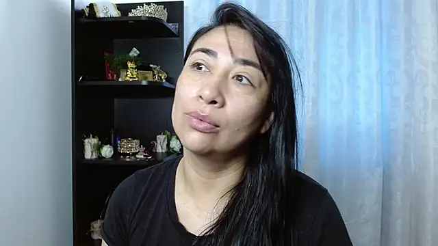 Karina Yang online show from September 2025 01:35:02 PM