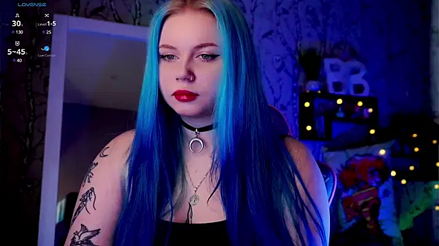 Snapshot of Moon_Valkyrie chatting on February 2025 06:01:01 AM Moon Valkyrie online show from February 2025 06:01:01 AM
