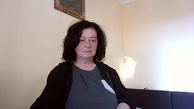 GypsiQueen2 online show from April 2026 03:22:02 PM