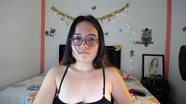 naughty girl 4u online show from February 2025 07:24:02 PM