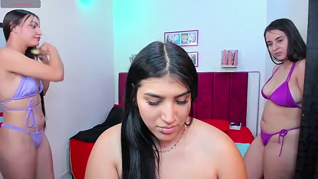 Snapshot of Afrodita-hott chatting on February 2025 03:17:01 PM Afrodita-hott online show from February 2025 03:17:01 PM